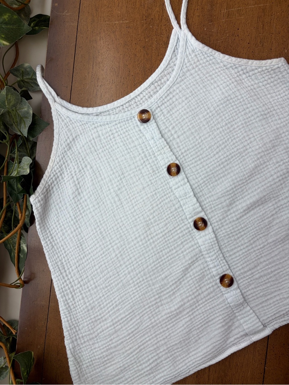 White Textured Tank Top Faux Button Cami Spaghetti Strap Summer Top - Picture 6 of 6